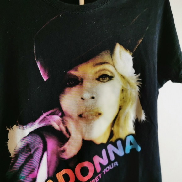 Madonna Sticky When Wet Tour T-shirt SZ MEDIUM - Picture 4 of 4